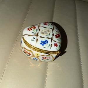 Formalities by Baum Bros Heart Trinket Box Hand Painted 10KT Gold Trim Floral